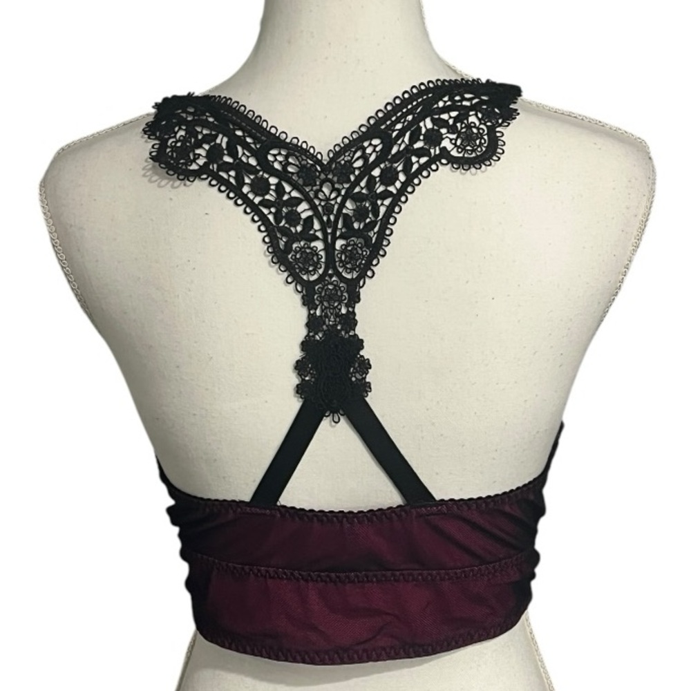 Torrid size 1 unlined black and magenta bra EUC